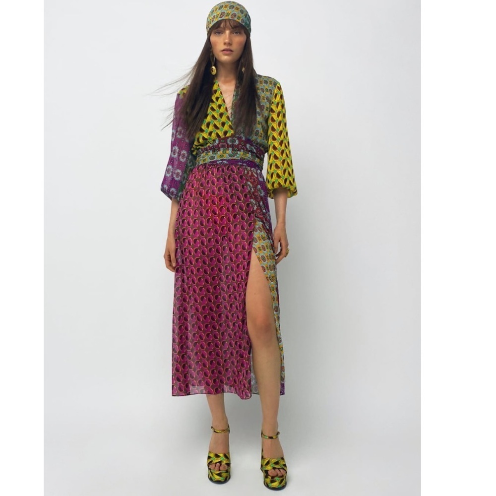 - Zara printed wrap Like Dress - Picture 4 of 12